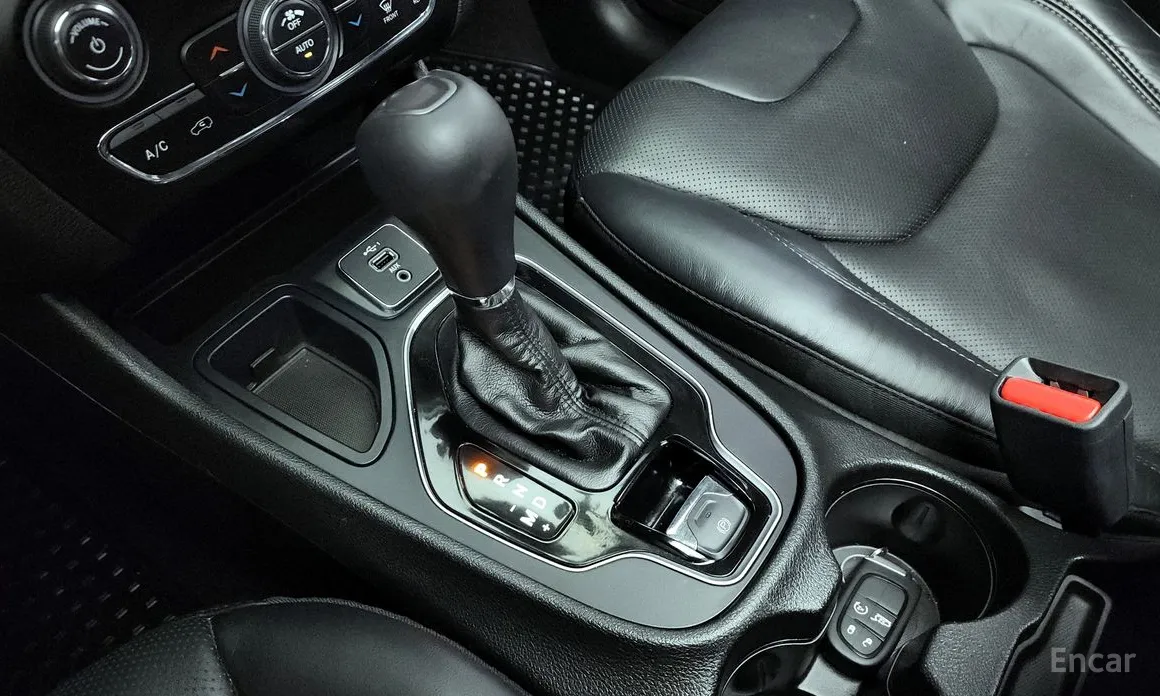 Фото 9 - Jeep Cherokee