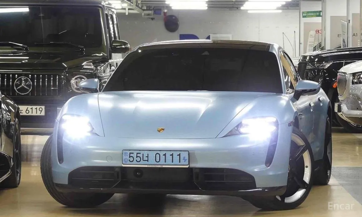 Фото 1 - Porsche Taycan