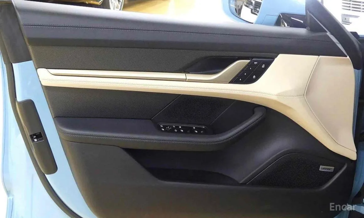 Фото 11 - Porsche Taycan