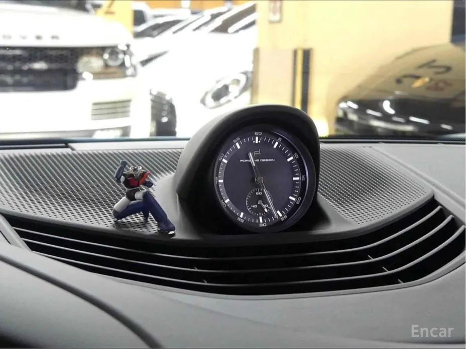 Фото 12 - Porsche Taycan