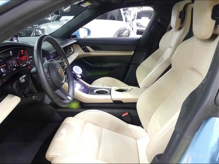 Фото 8 - Porsche Taycan