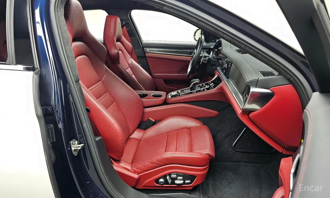 Фото 10 - Porsche Panamera