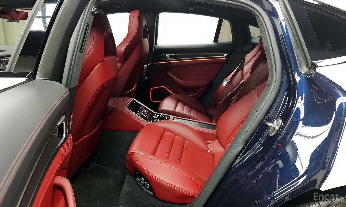 Фото 16 - Porsche Panamera