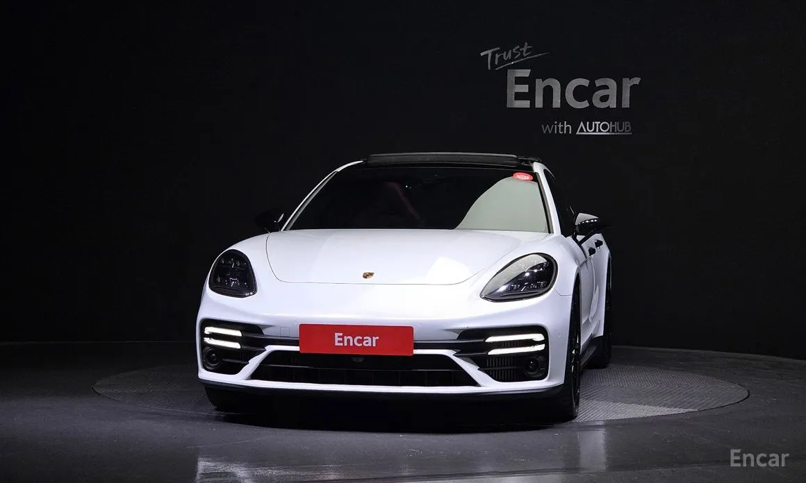 Фото 3 - Porsche Panamera