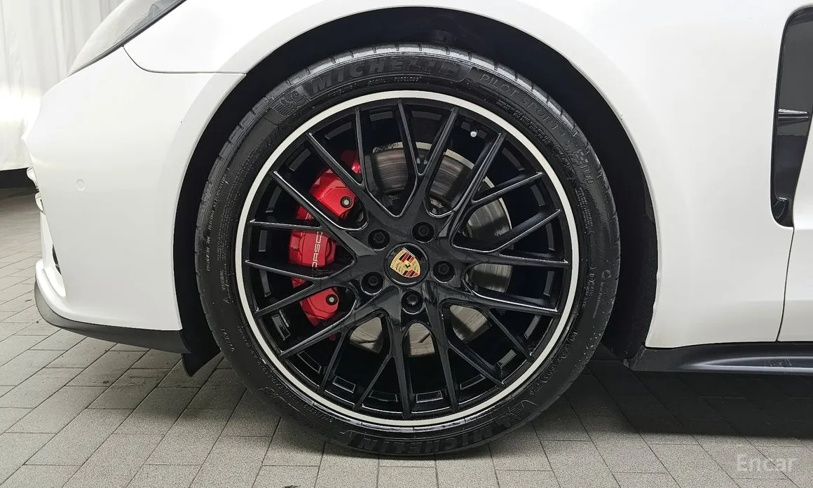 Фото 5 - Porsche Panamera