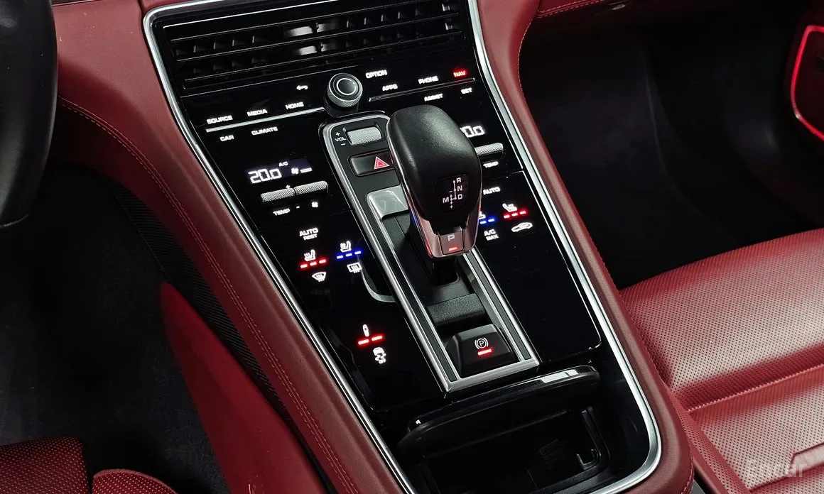 Фото 9 - Porsche Panamera