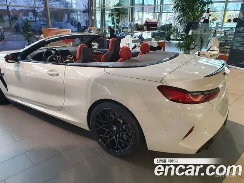 Фото 2 - BMW M8