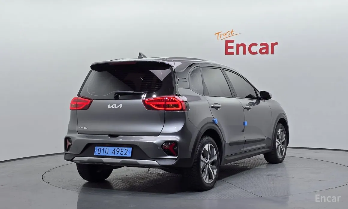 Фото 2 - Kia Niro