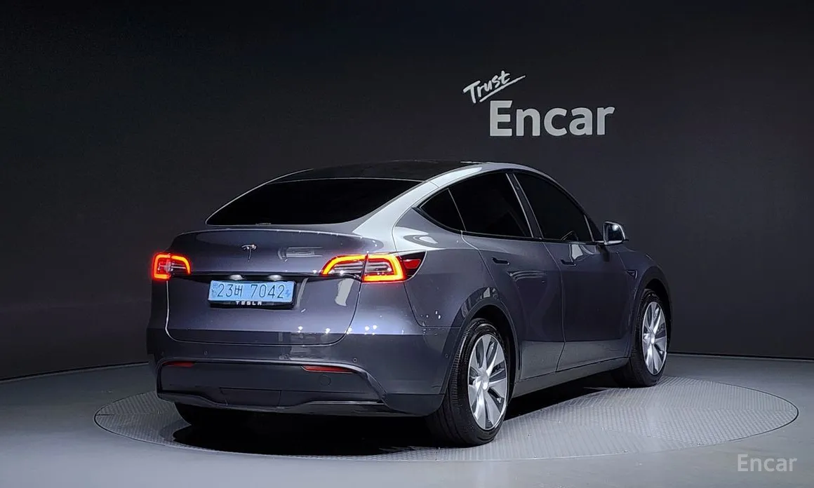 Фото 2 - Tesla Model Y