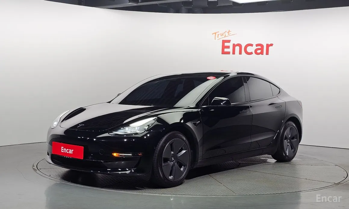 Фото 1 - Tesla Model 3