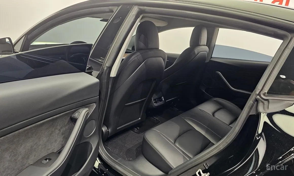 Фото 11 - Tesla Model 3