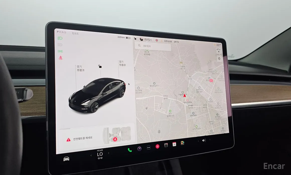 Фото 15 - Tesla Model 3