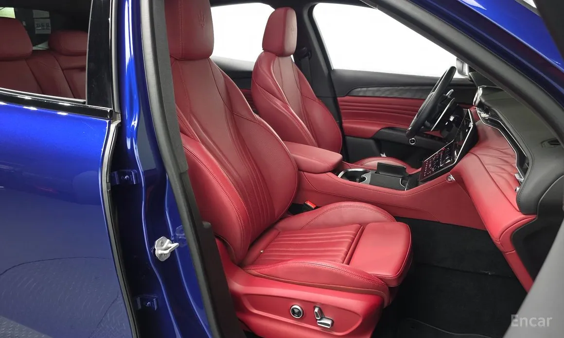 Фото 10 - Maserati Grecale