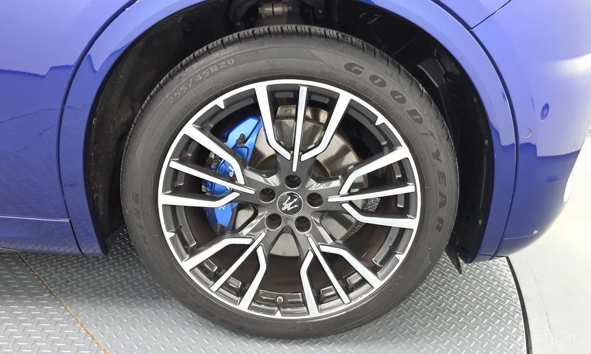 Фото 5 - Maserati Grecale