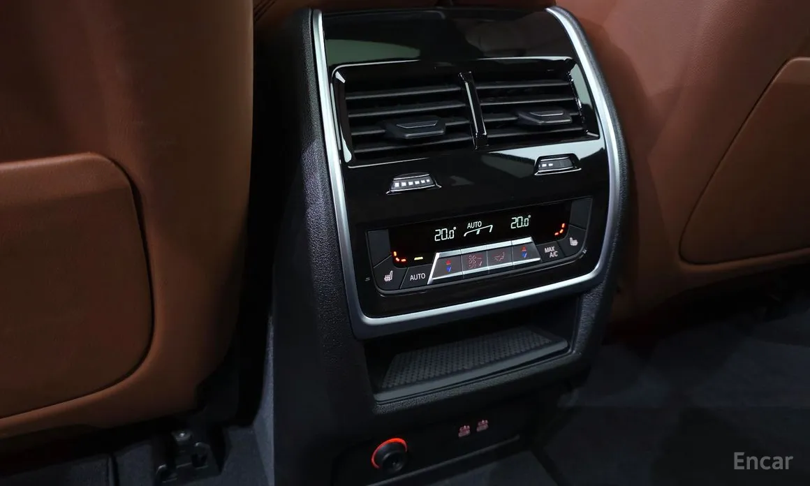 Фото 17 - BMW X7