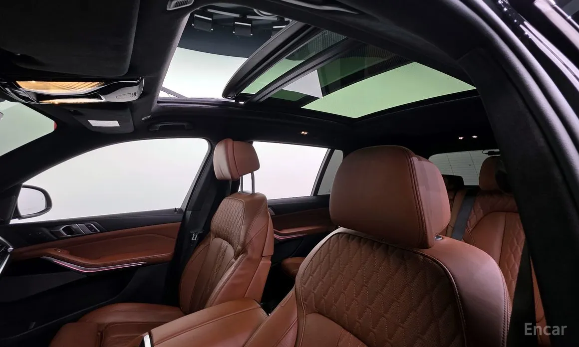 Фото 19 - BMW X7