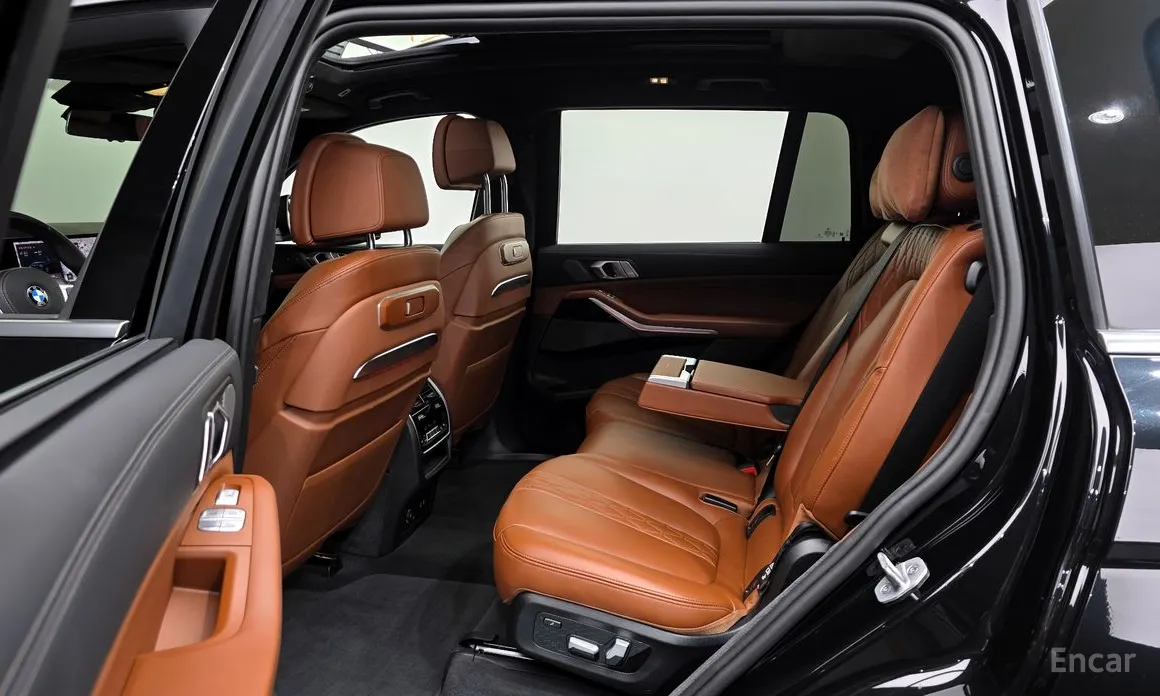 Фото 20 - BMW X7