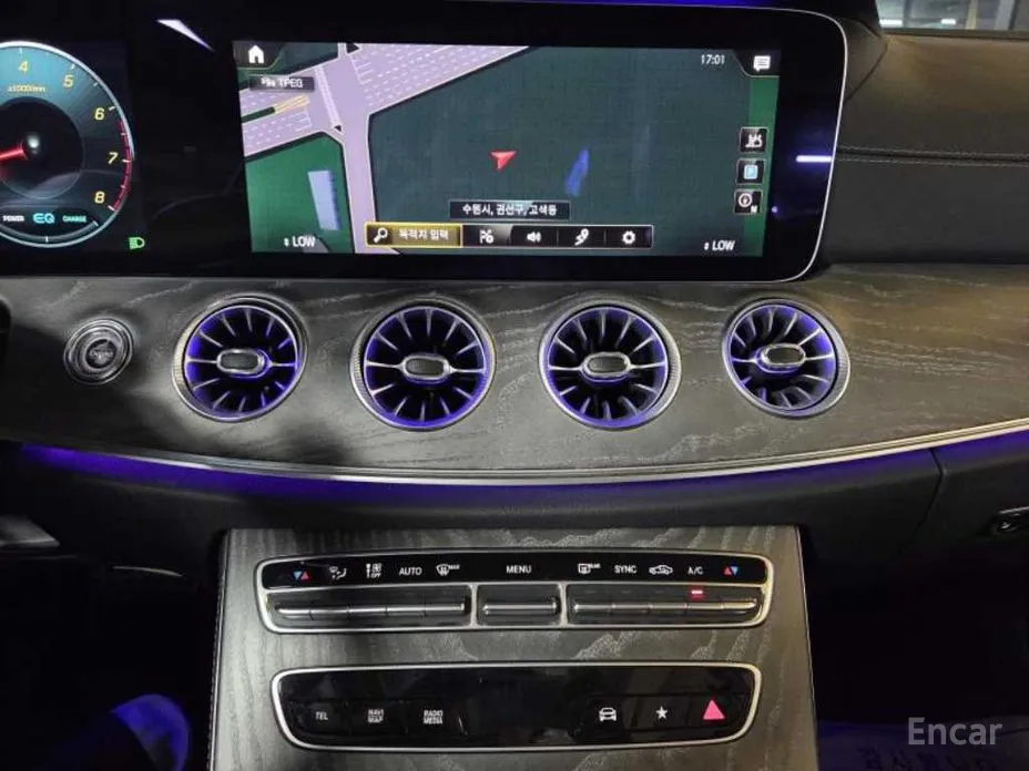 Фото 16 - Mercedes-Benz E-Class