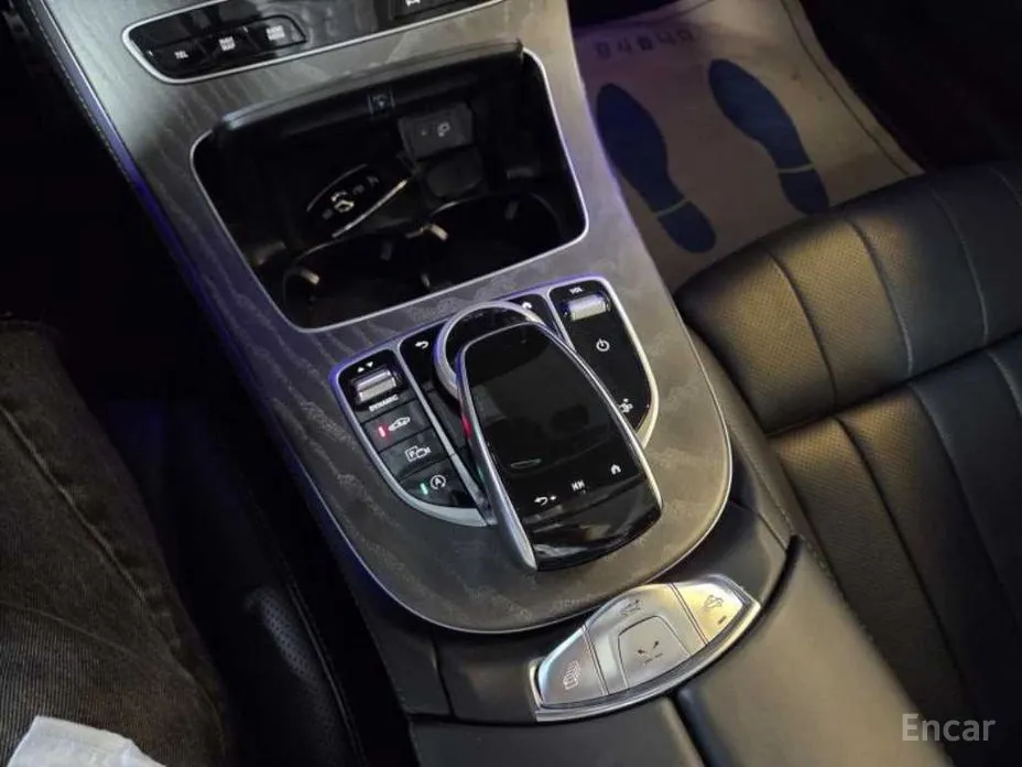 Фото 18 - Mercedes-Benz E-Class