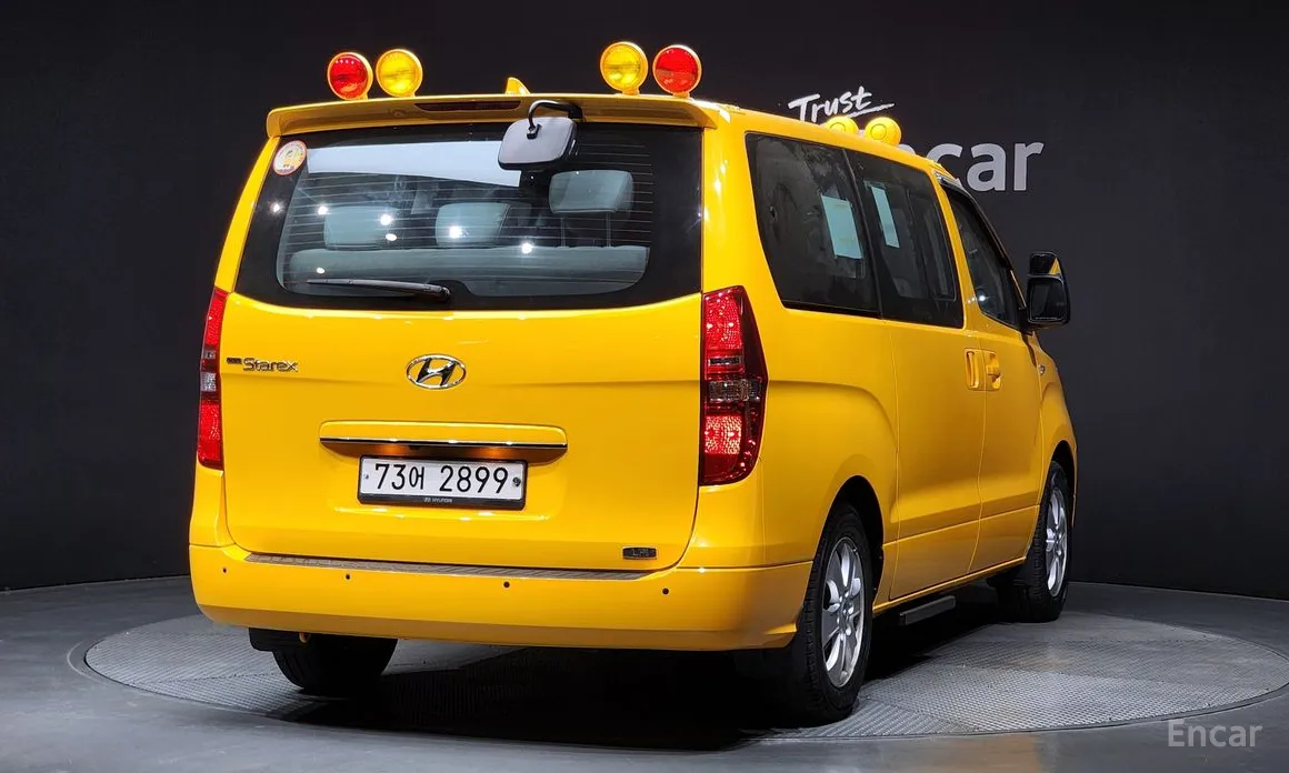 Фото 2 - Hyundai Starex