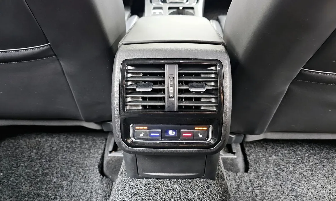 Фото 18 - Volkswagen Passat