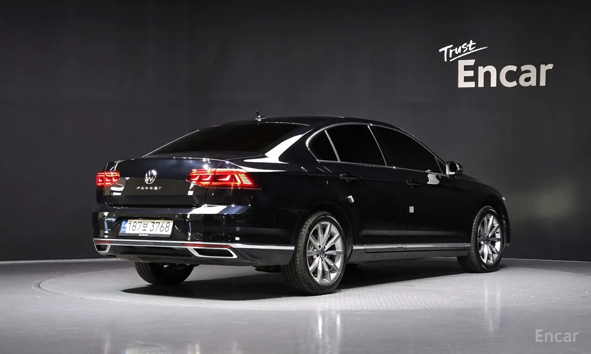 Фото 2 - Volkswagen Passat