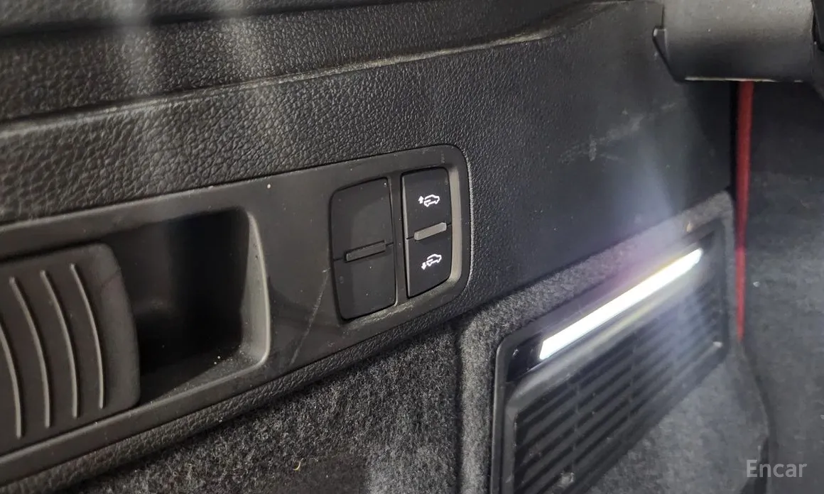 Фото 18 - Audi SQ5