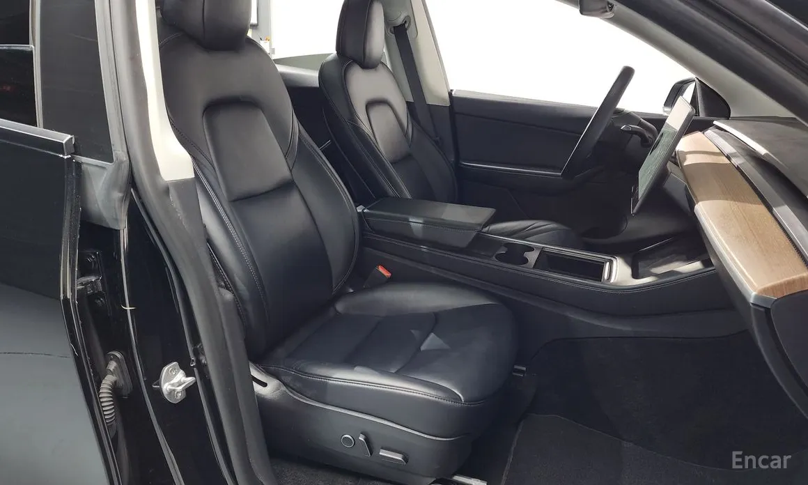 Фото 10 - Tesla Model Y