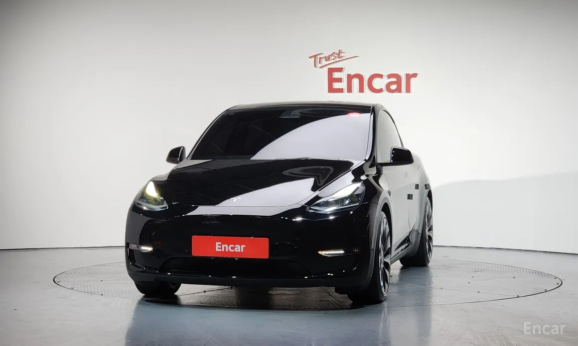 Фото 3 - Tesla Model Y