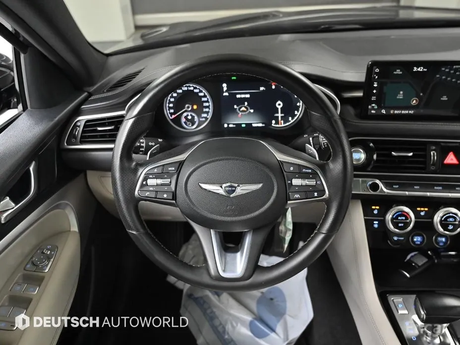 Фото 13 - Genesis G70