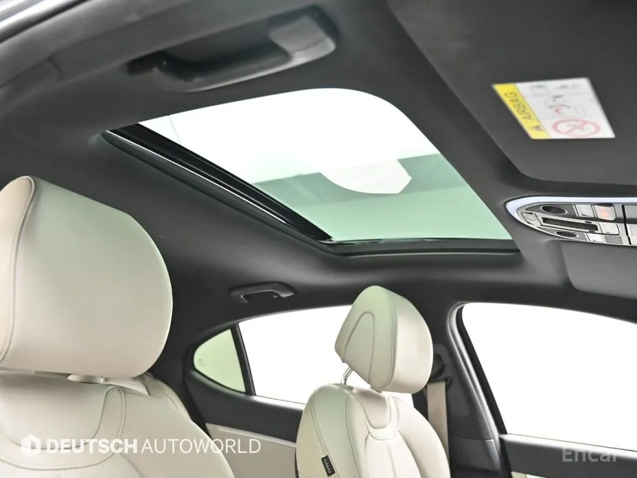 Фото 19 - Genesis G70