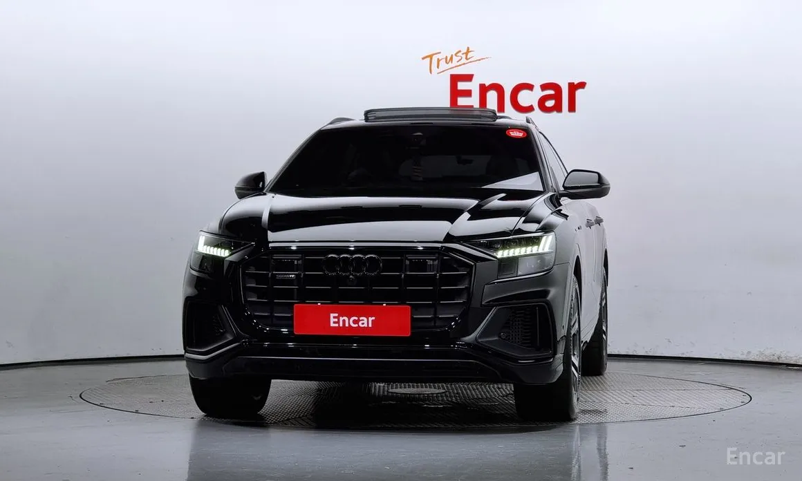 Фото 3 - Audi Q8