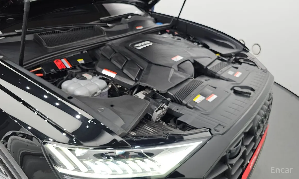 Фото 6 - Audi Q8