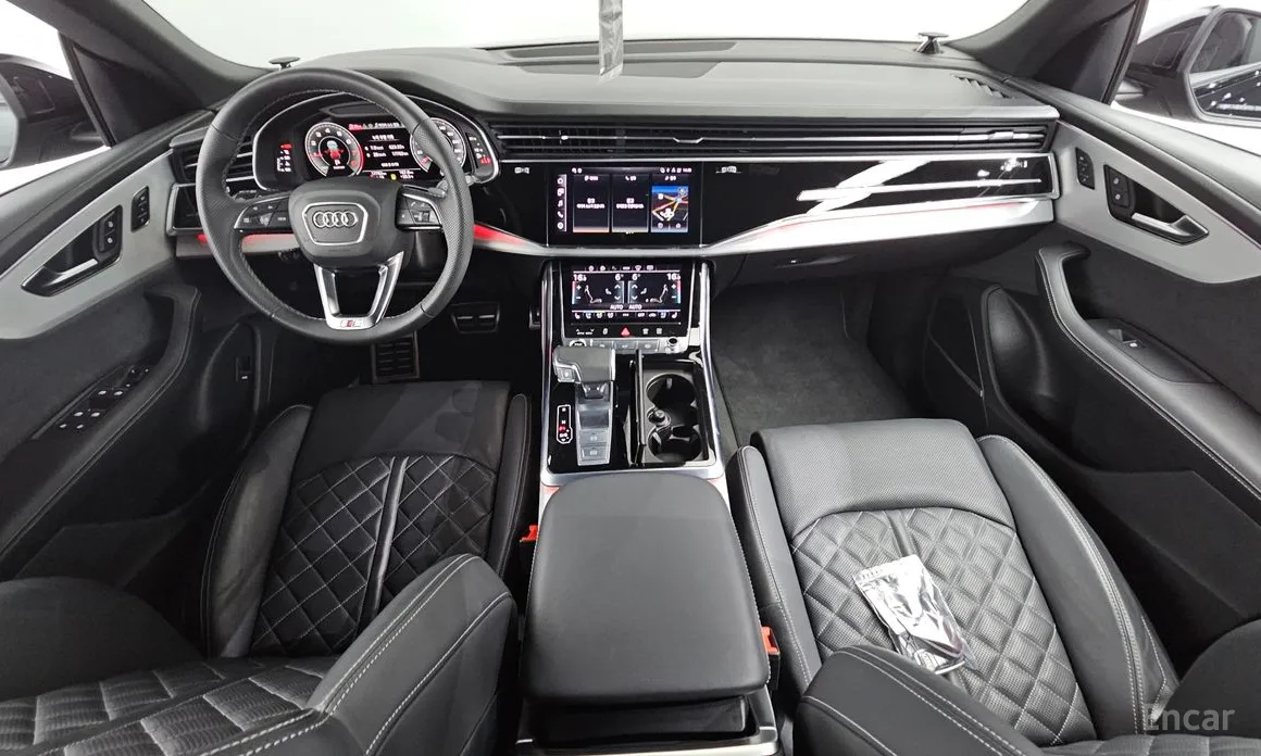 Фото 7 - Audi Q8