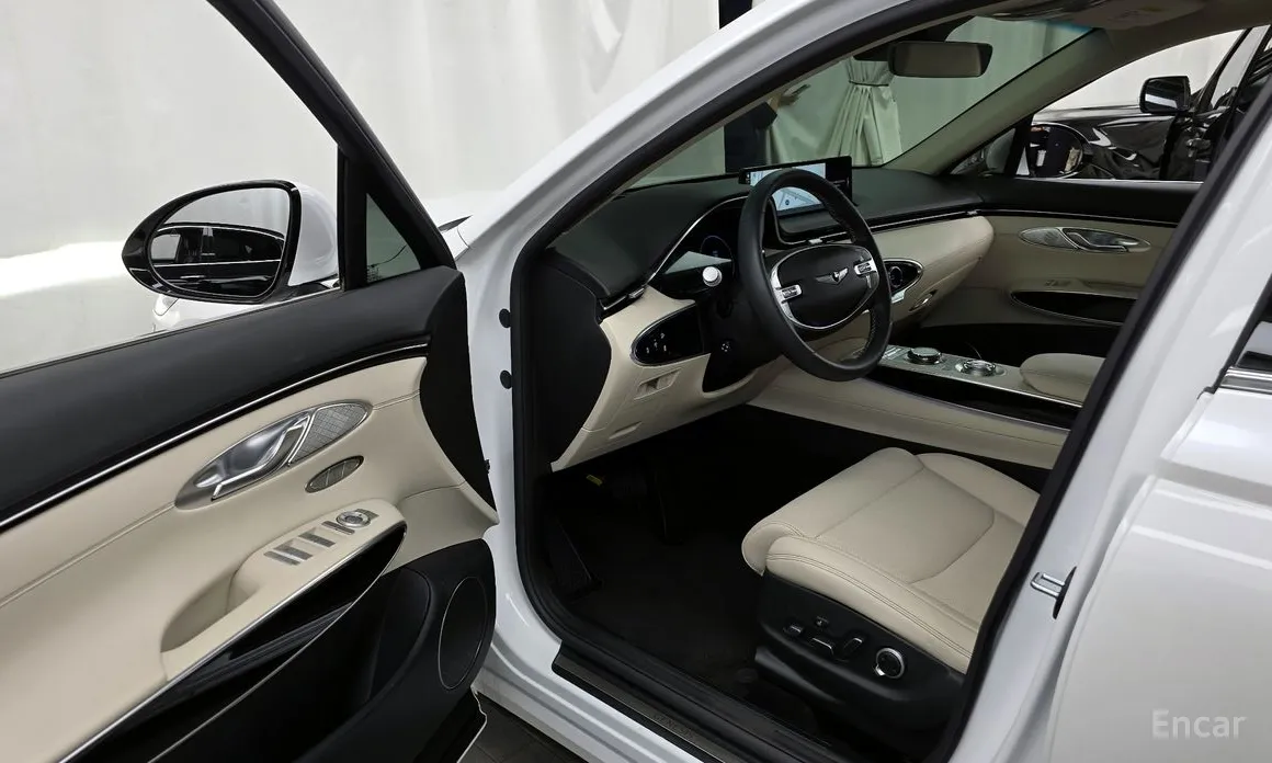 Фото 10 - Genesis GV70