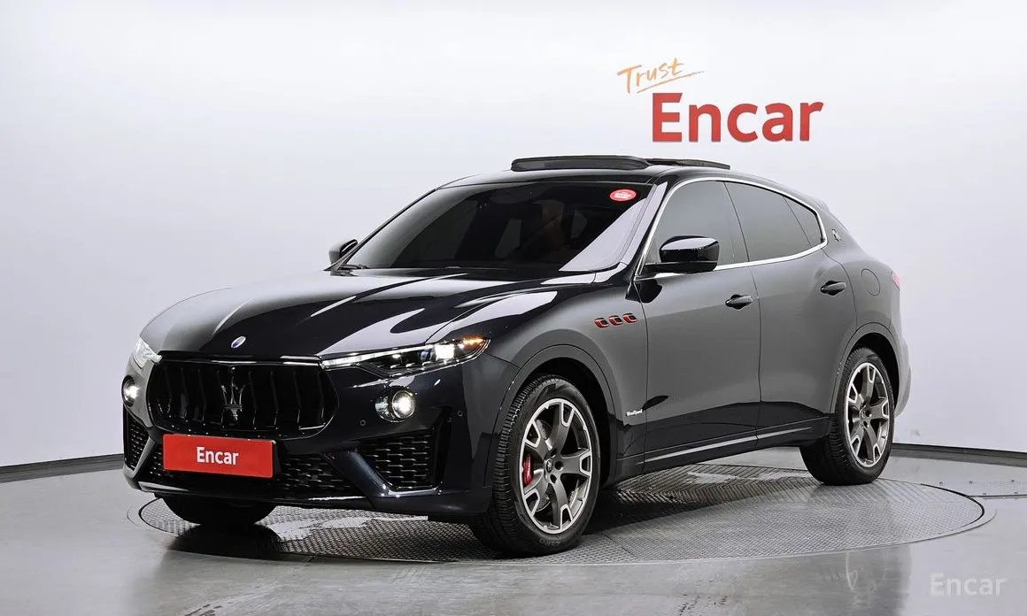 Фото 1 - Maserati Levante