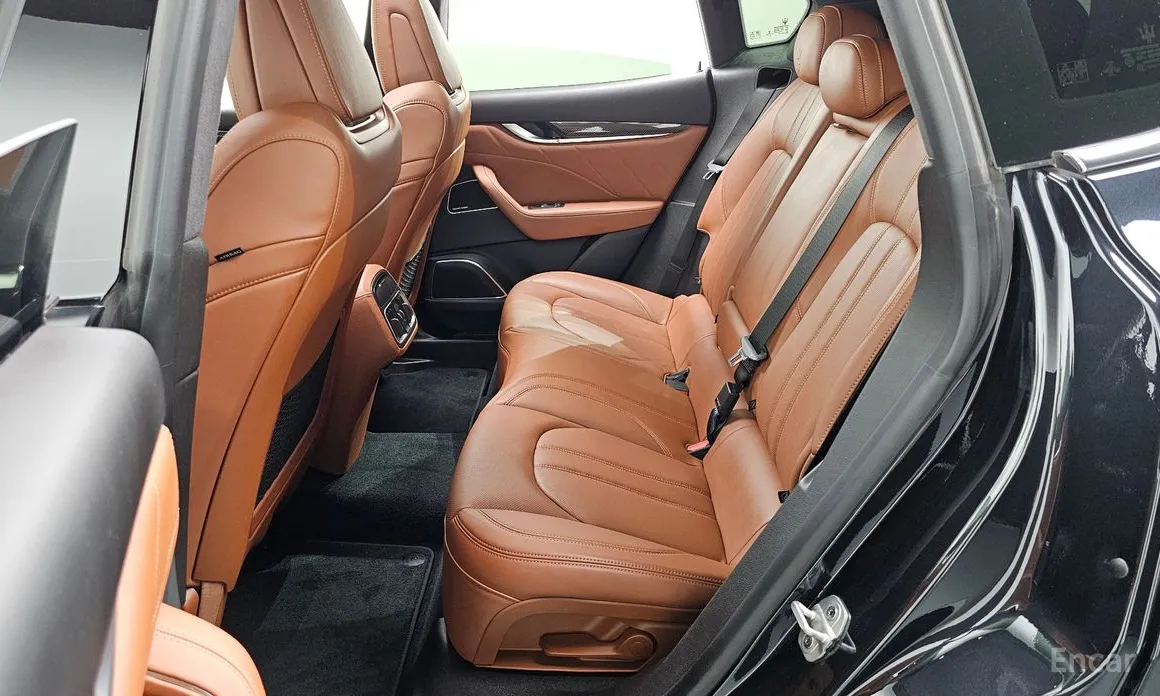 Фото 12 - Maserati Levante