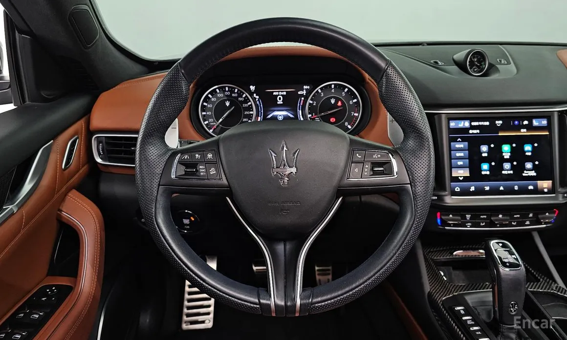 Фото 13 - Maserati Levante