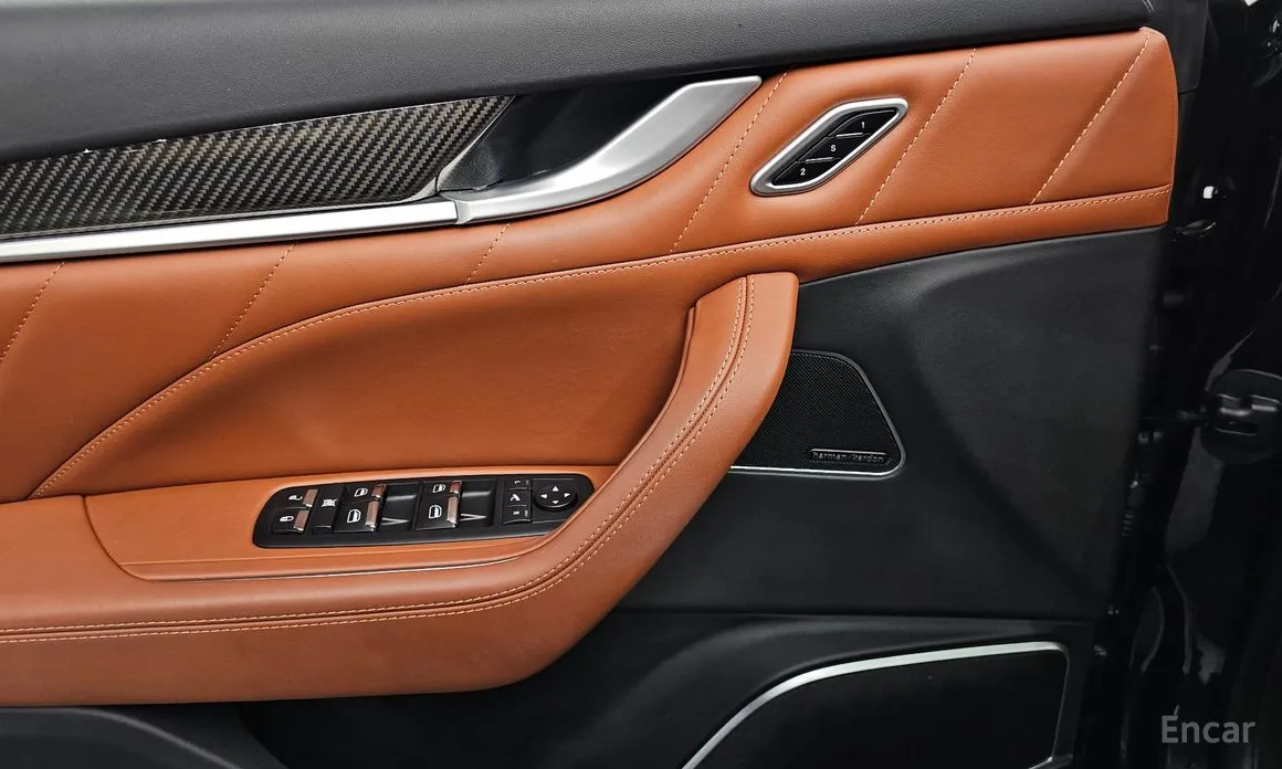 Фото 15 - Maserati Levante