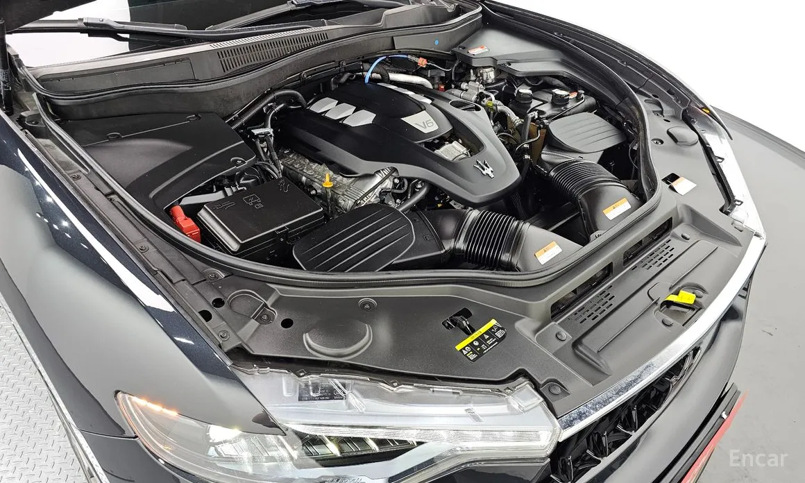 Фото 6 - Maserati Levante