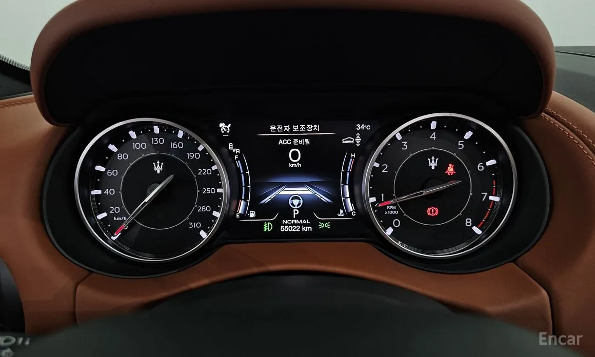 Фото 8 - Maserati Levante