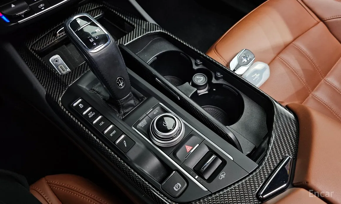 Фото 9 - Maserati Levante