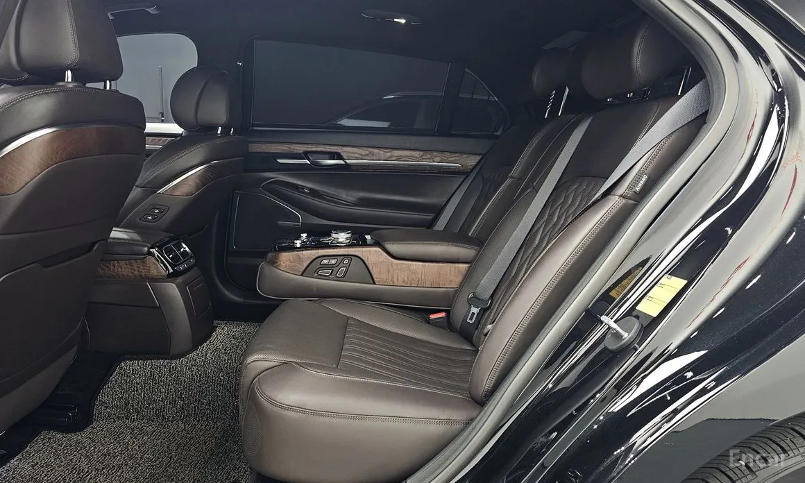 Фото 12 - Genesis G90