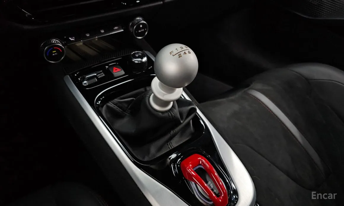 Фото 9 - Lotus Emira