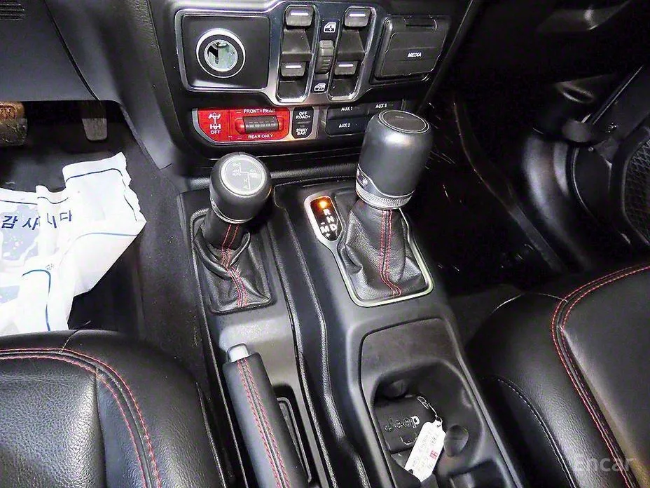 Фото 12 - Jeep Gladiator