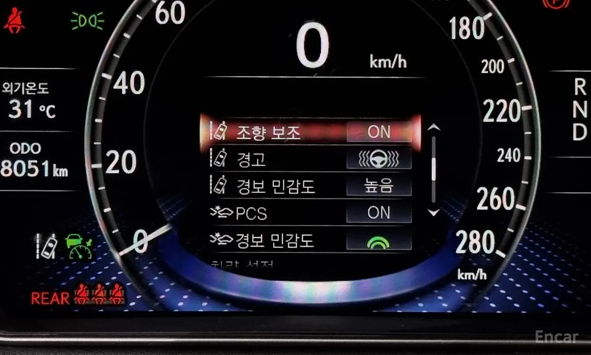 Фото 16 - Lexus LS