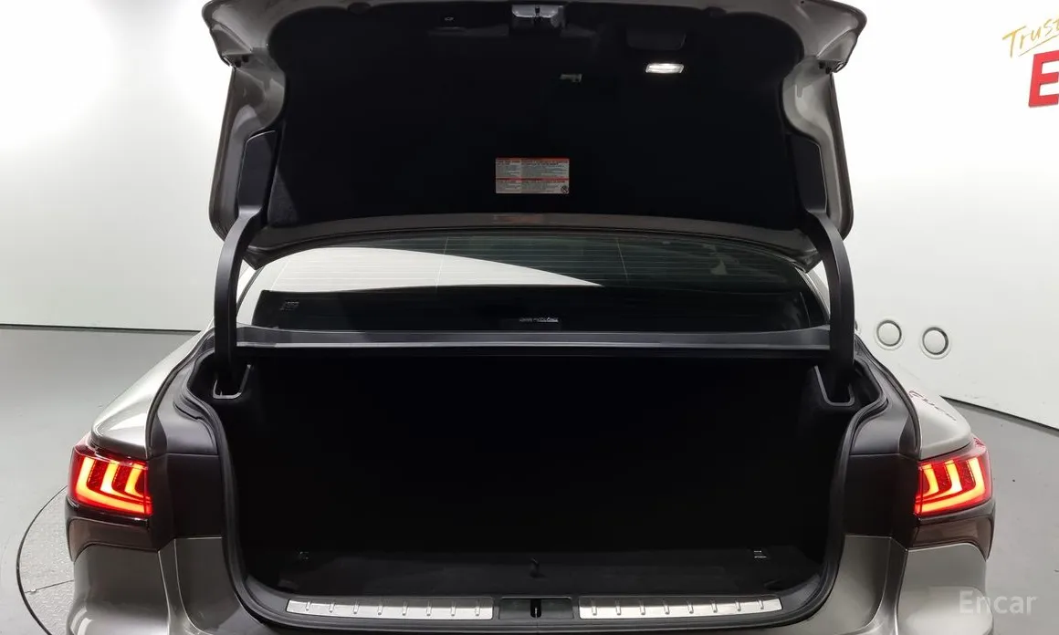 Фото 20 - Lexus LS