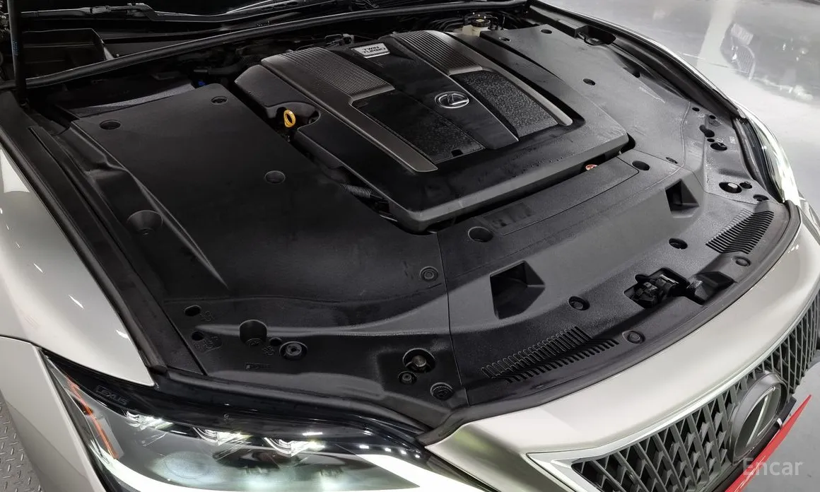 Фото 6 - Lexus LS