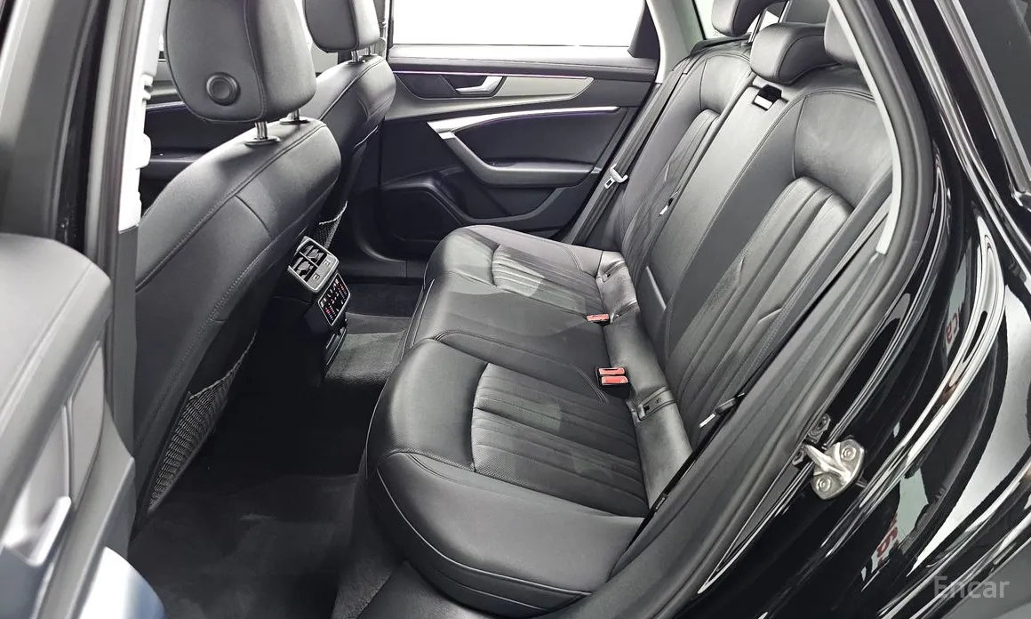 Фото 12 - Audi A6