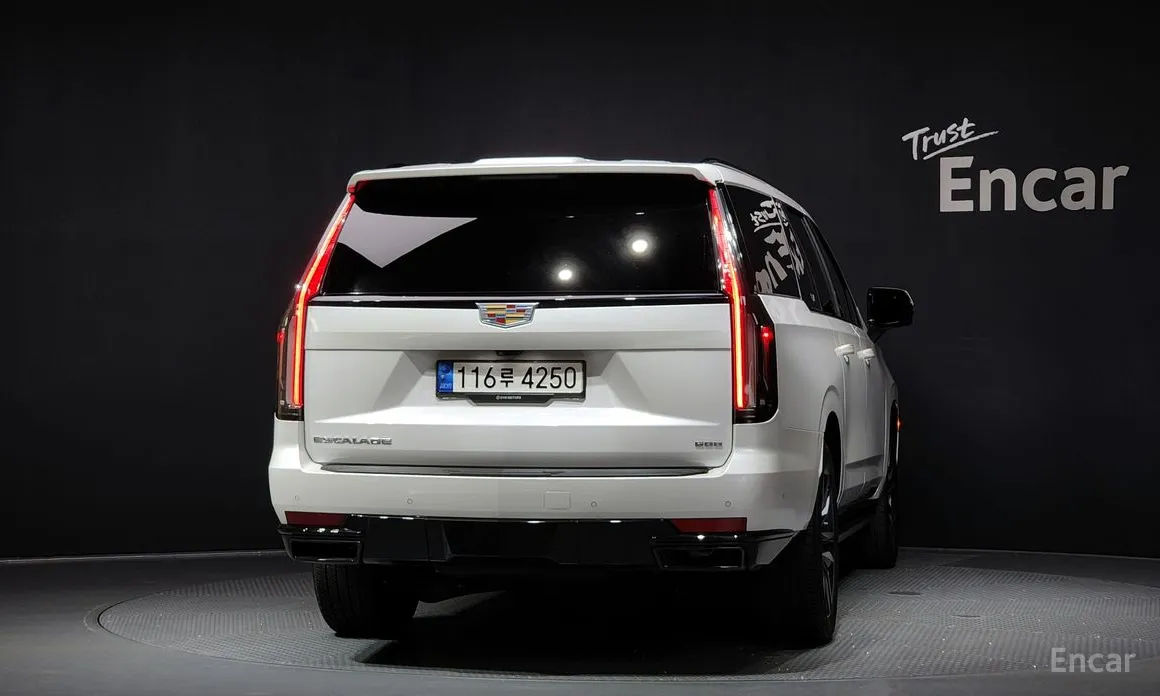 Фото 4 - Cadillac Escalade